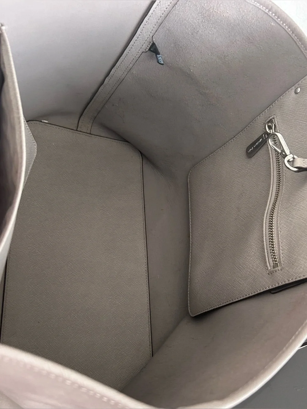 Michael Kors Jet Set Gray Saffiano Leather Tote Shoulder Bag structured